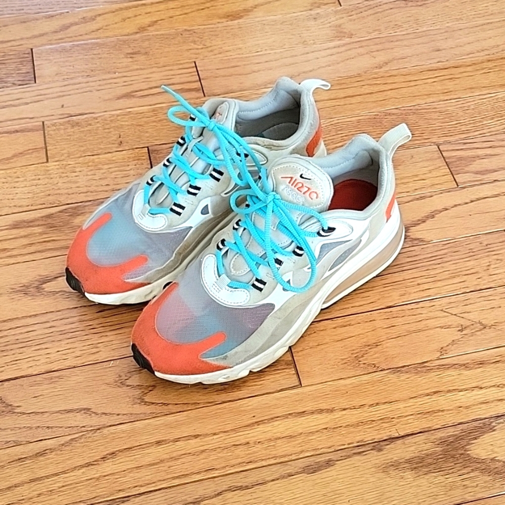Woman's Nike Air Max 270 React, Size 7
